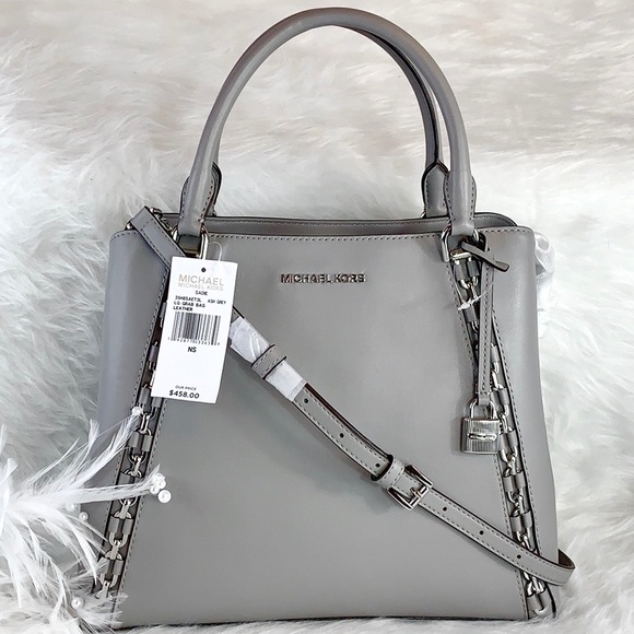 Michael Kors Handbags - 👛New Michael Kors👛 Sadie Ash Grey Large Grab Bag
